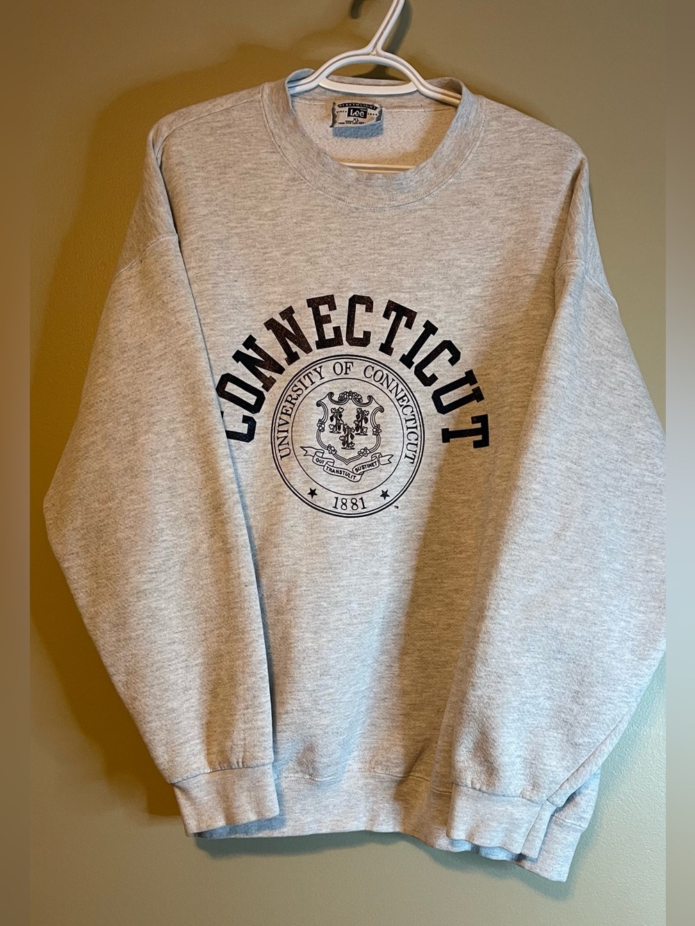 Vintage 90’s Lee Heavyweight University of Connecticut Collegiate Crest Crewneck